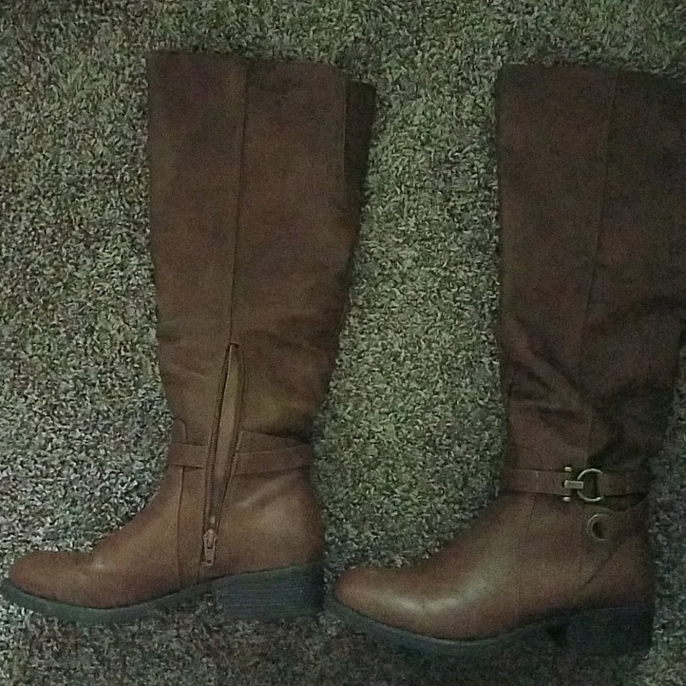 brown boots